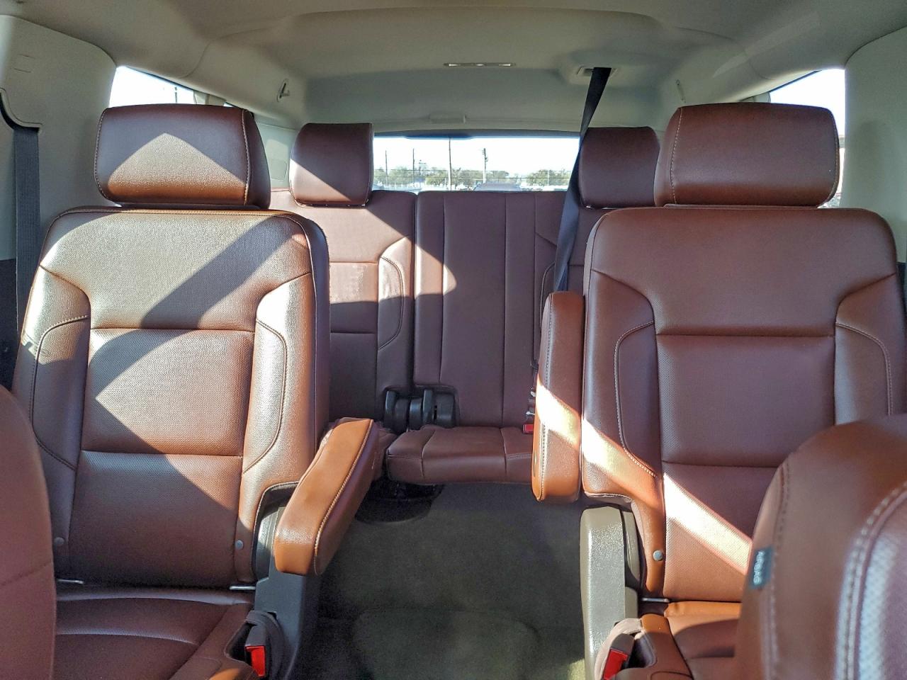 Chevrolet Suburban C1500 Ltz Image 9