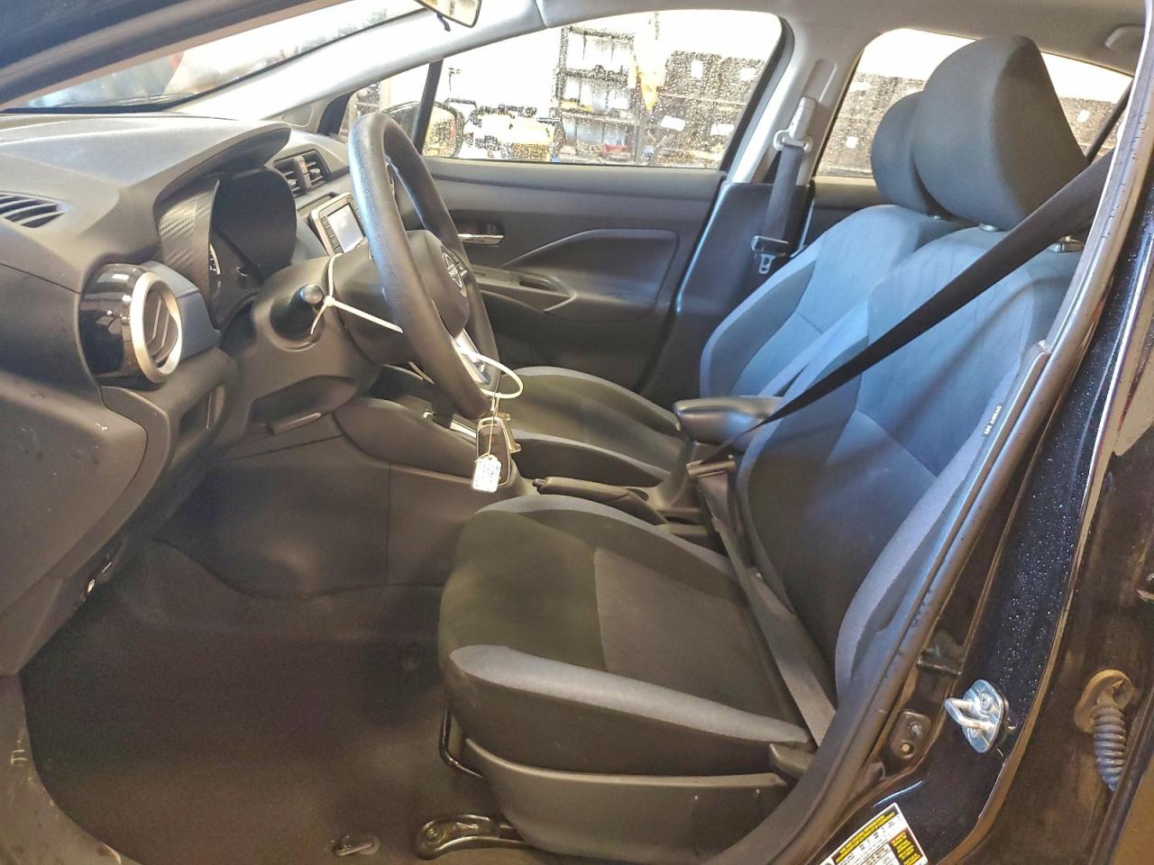 Nissan Versa Sv Image 7