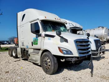  Salvage Freightliner Cascadia 1