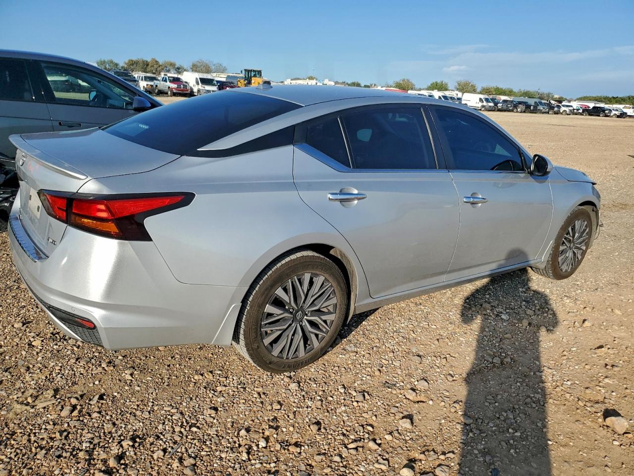 Nissan Altima Sv Image 2