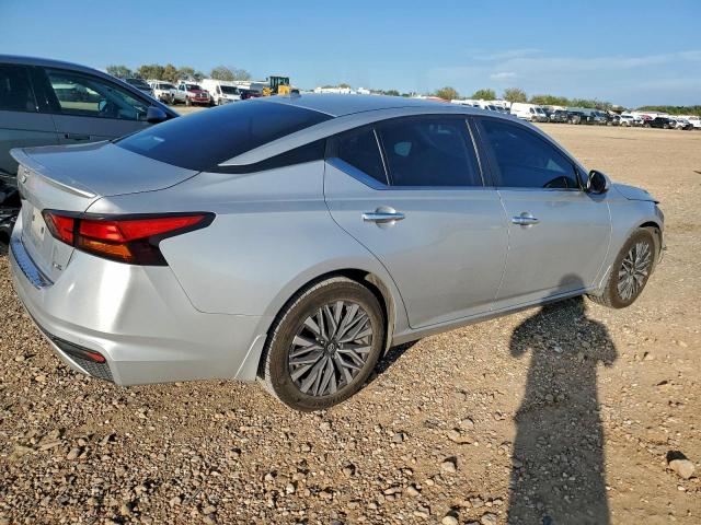 Nissan Altima Sv Image 2