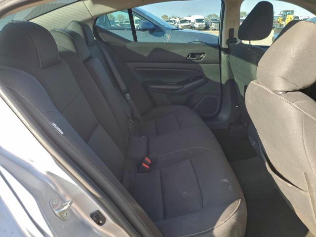 Nissan Altima Sv Image 8