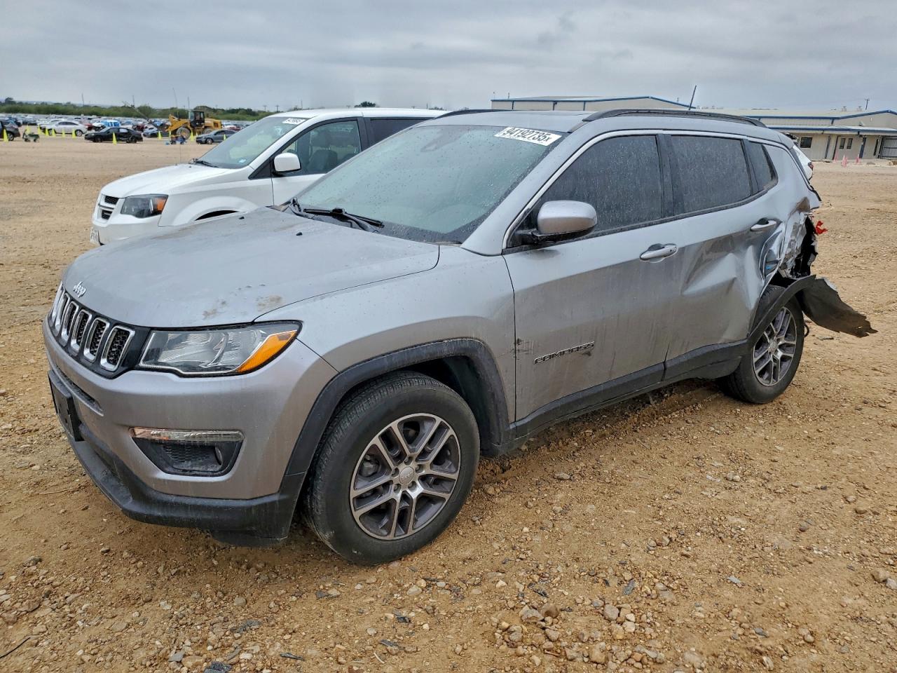 Jeep Compass Latitude Image 1