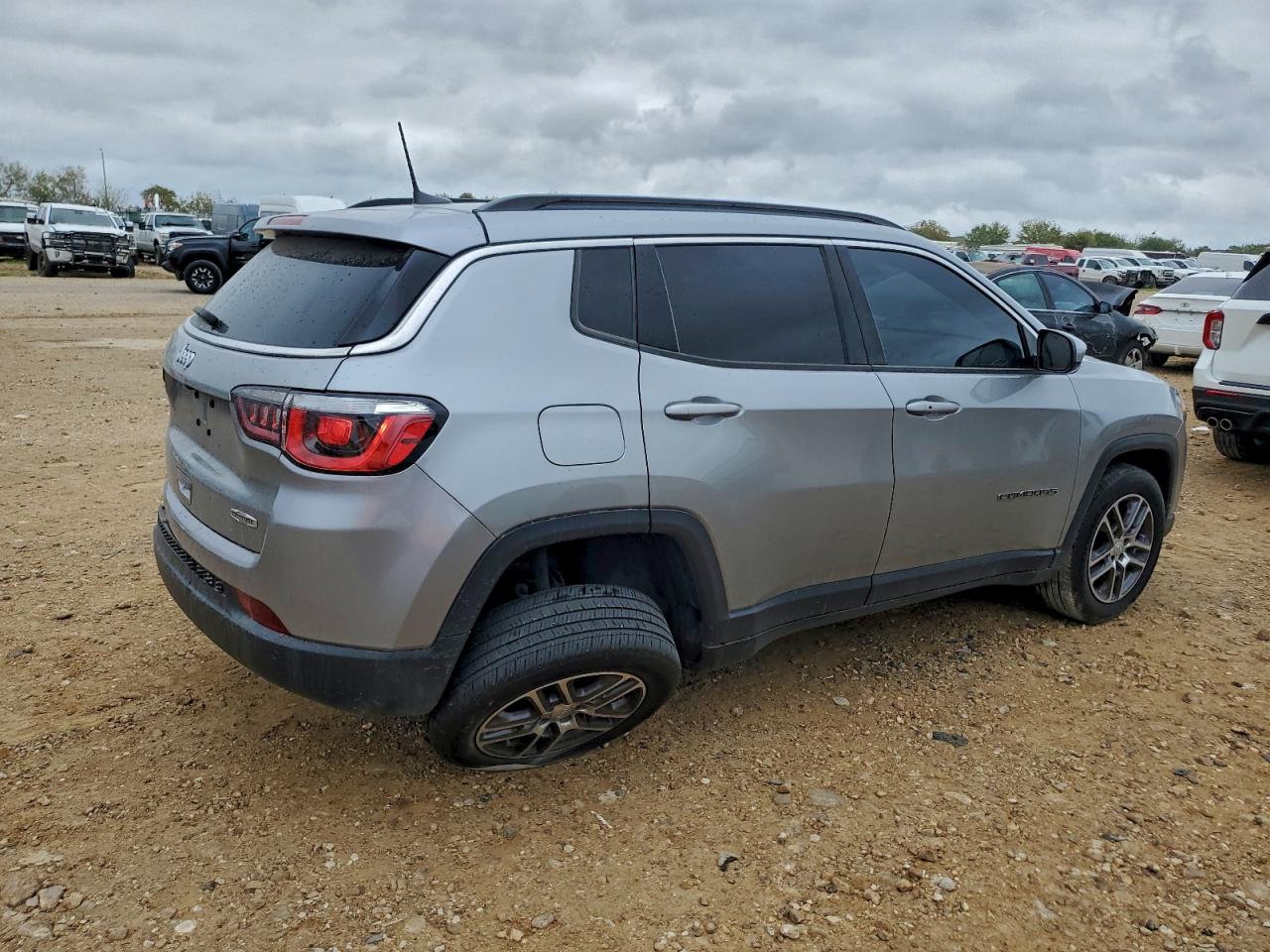 Jeep Compass Latitude Image 5