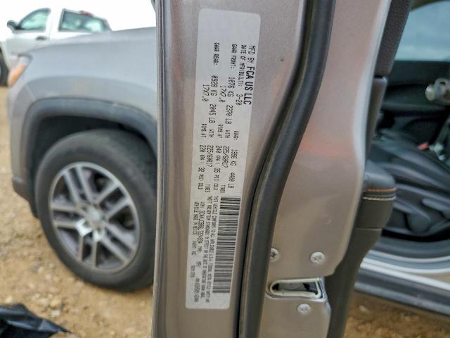 Jeep Compass Latitude Image 9