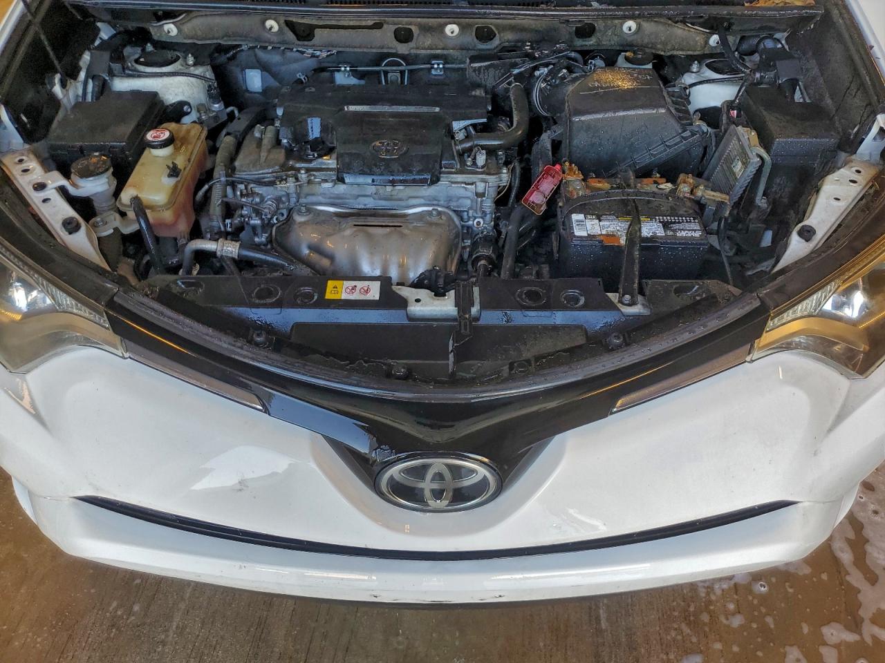 Toyota RAV4 Le Image 3