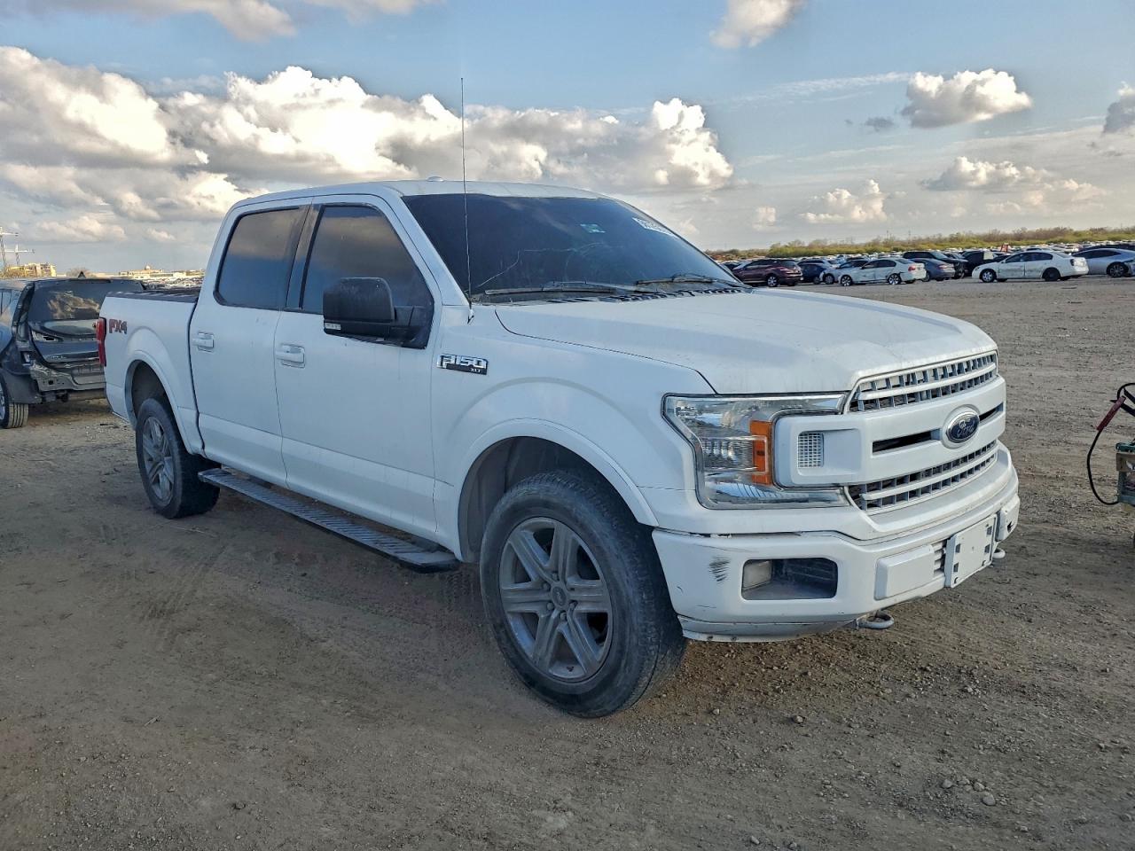 Ford F-150 Supercrew Image 9
