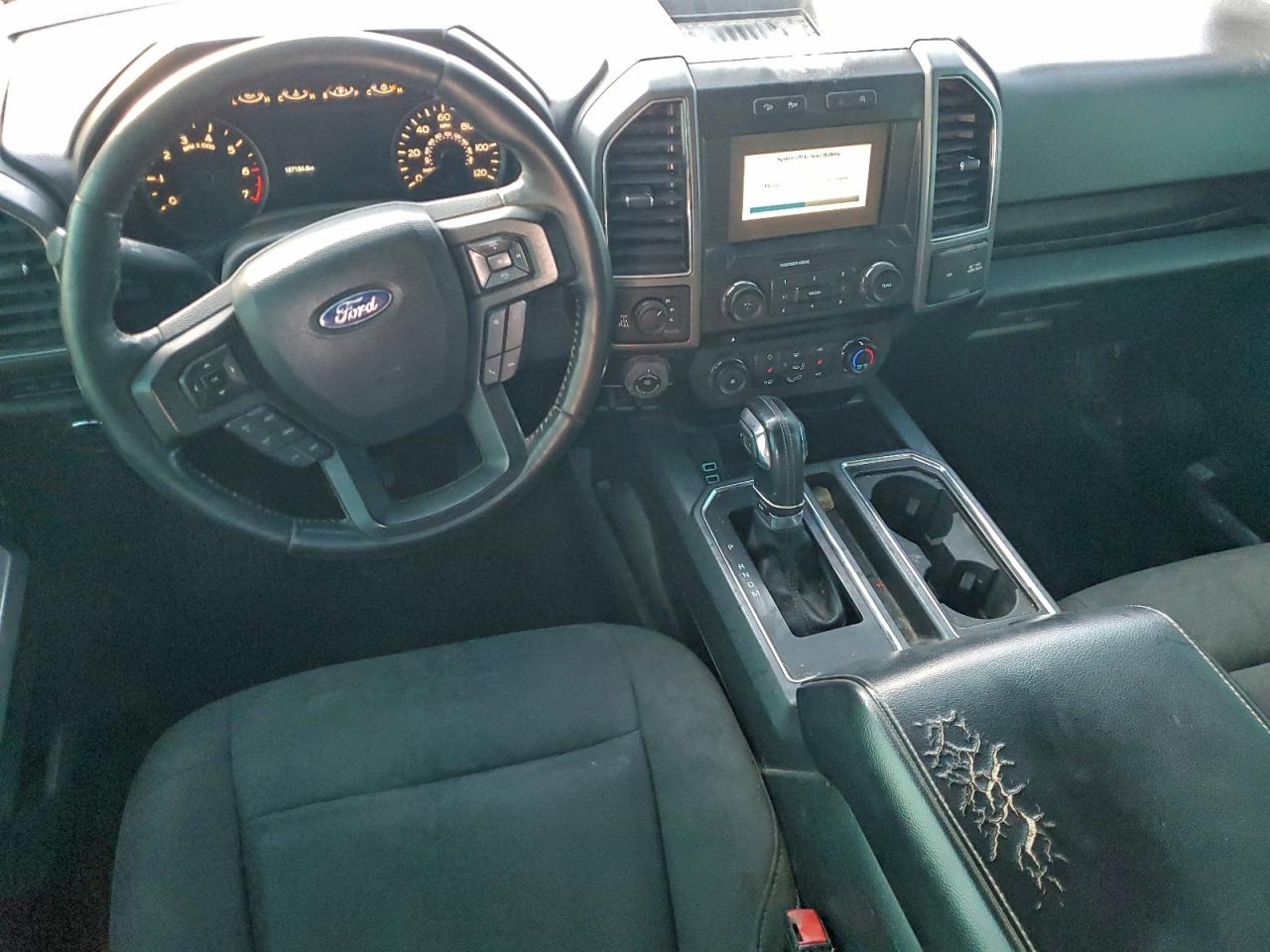 Ford F-150 Supercrew Image 11