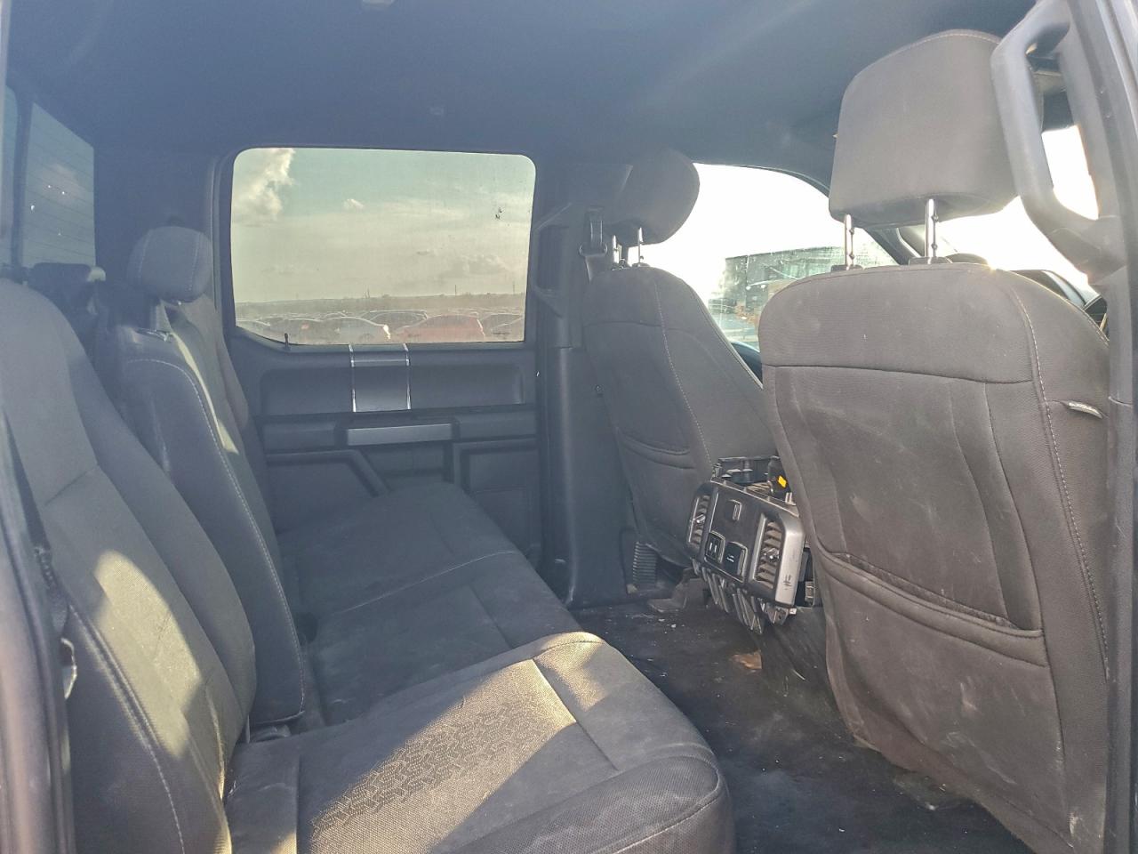 Ford F-150 Supercrew Image 4