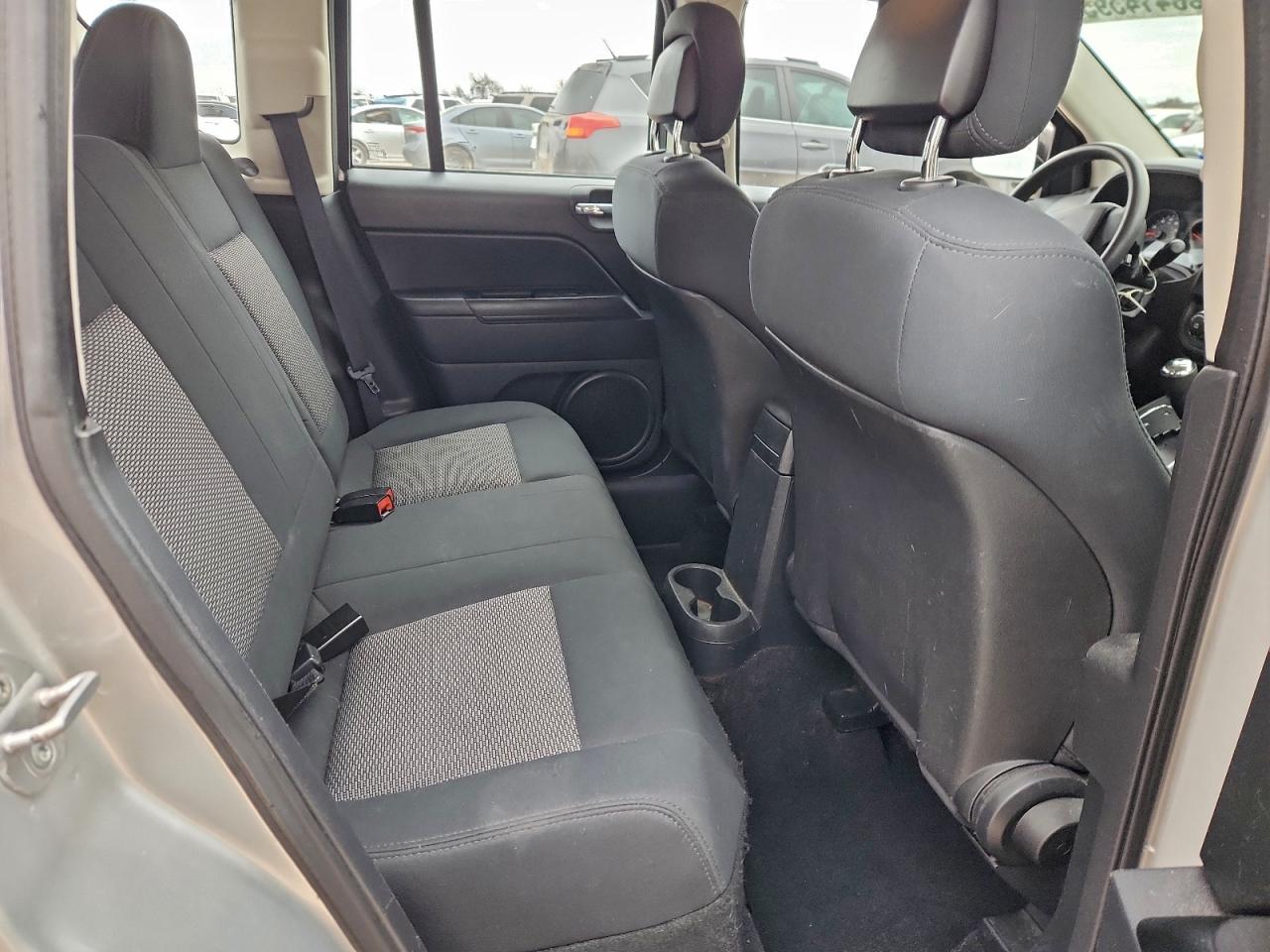 Jeep Compass Sport Image 13