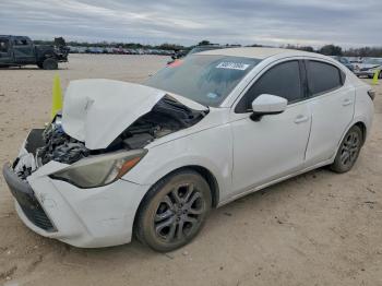  Salvage Toyota Yaris