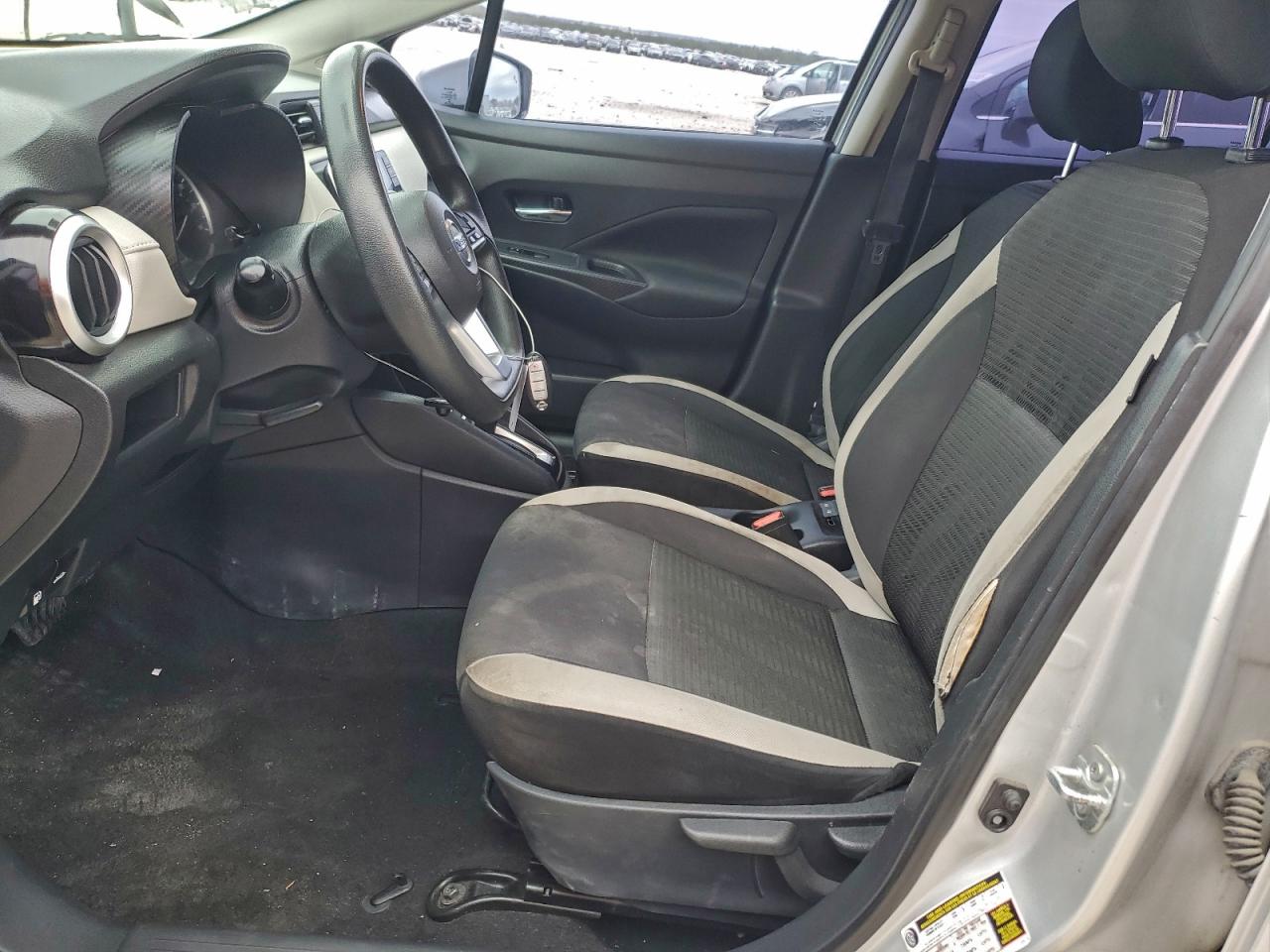 Nissan Versa Sv Image 12