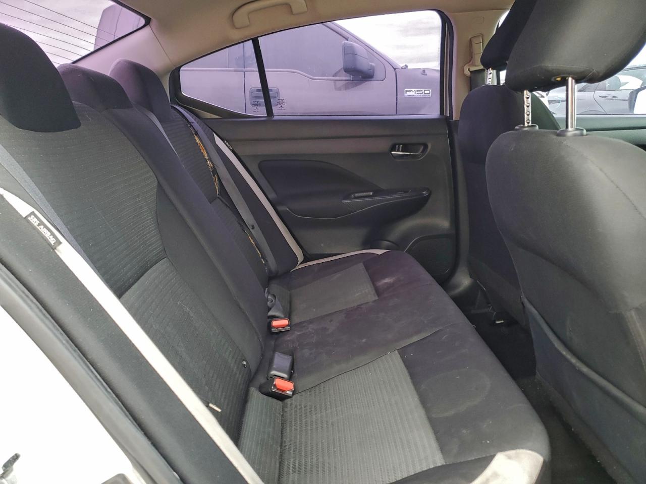 Nissan Versa Sv Image 2