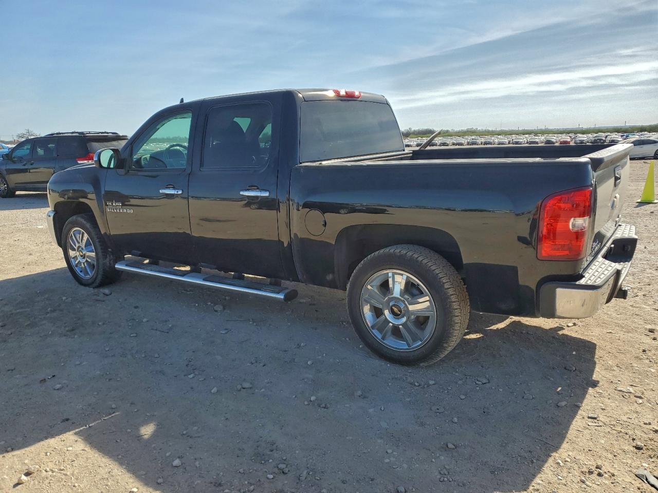 Chevrolet Silverado C1500 Lt Image 2