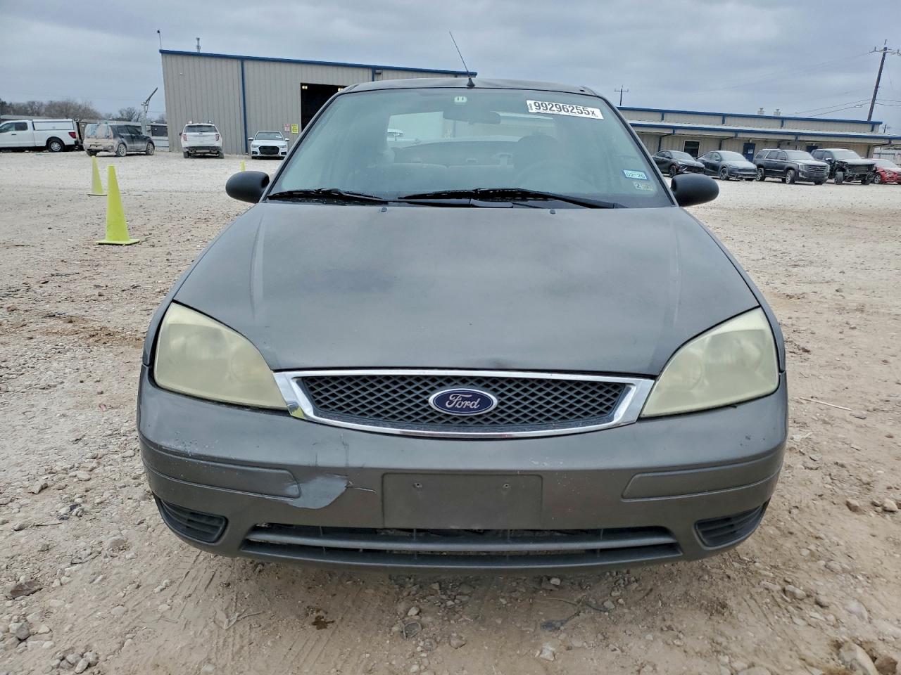 Ford Focus Zx4 Image 9