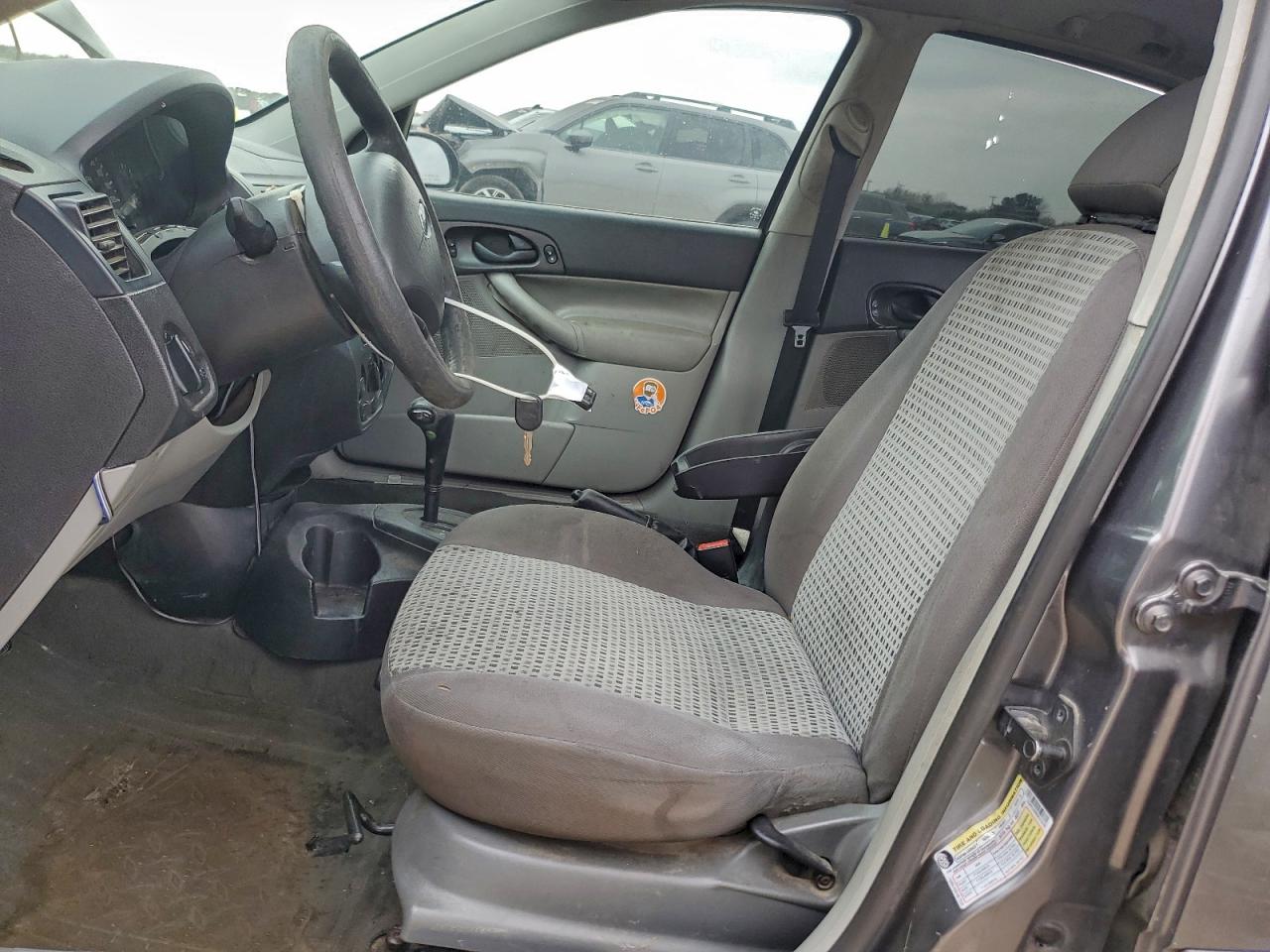 Ford Focus Zx4 Image 3