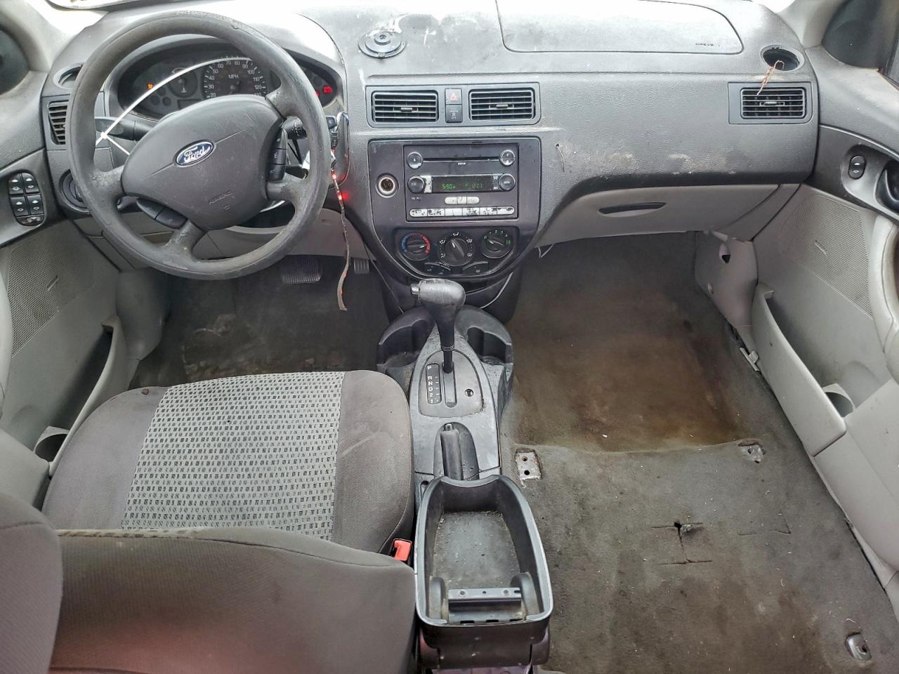 Ford Focus Zx4 Image 8