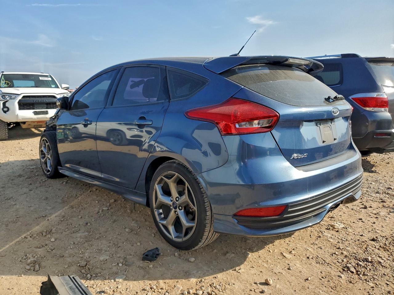 Ford Focus St Image 2