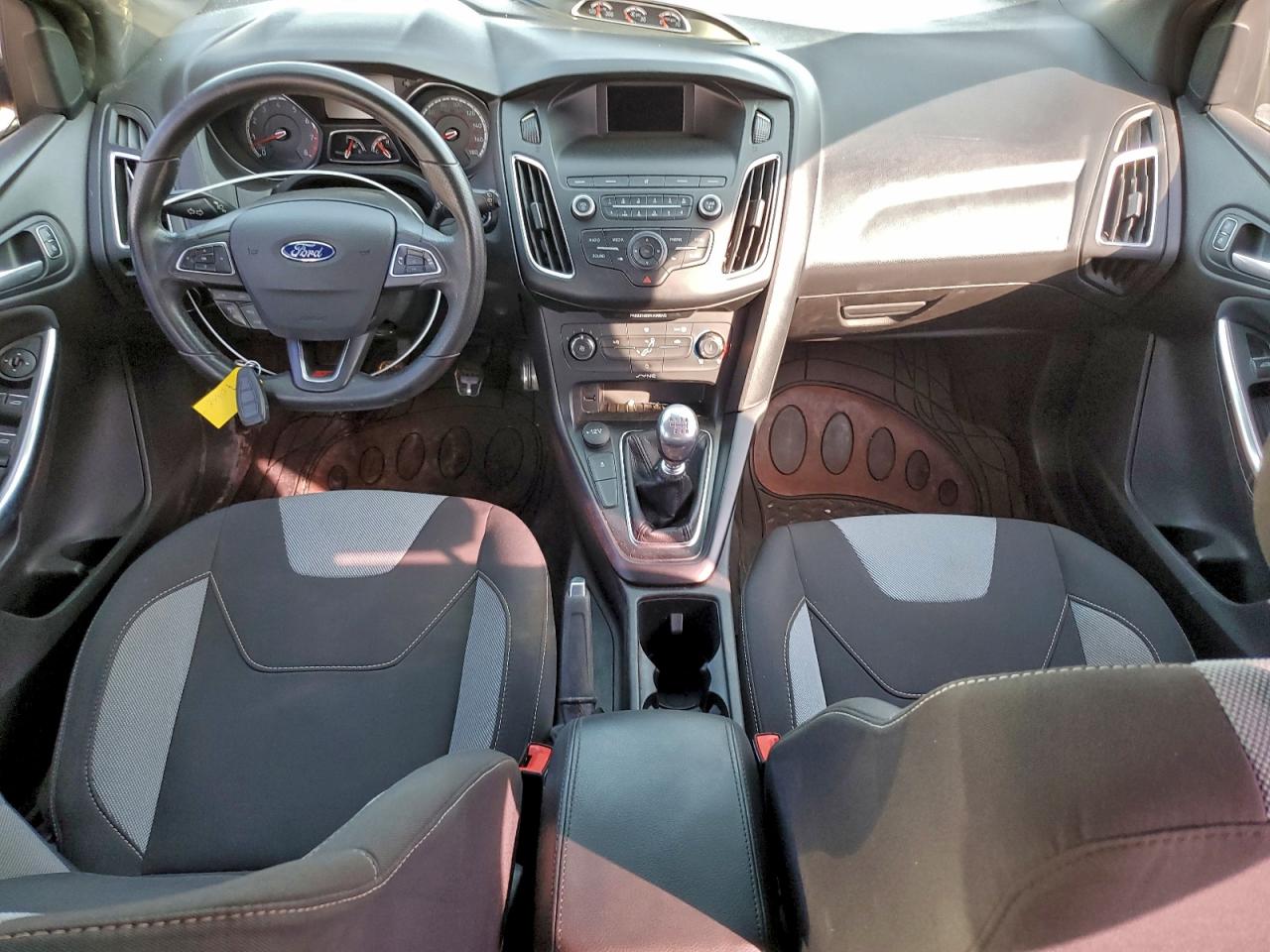 Ford Focus St Image 7