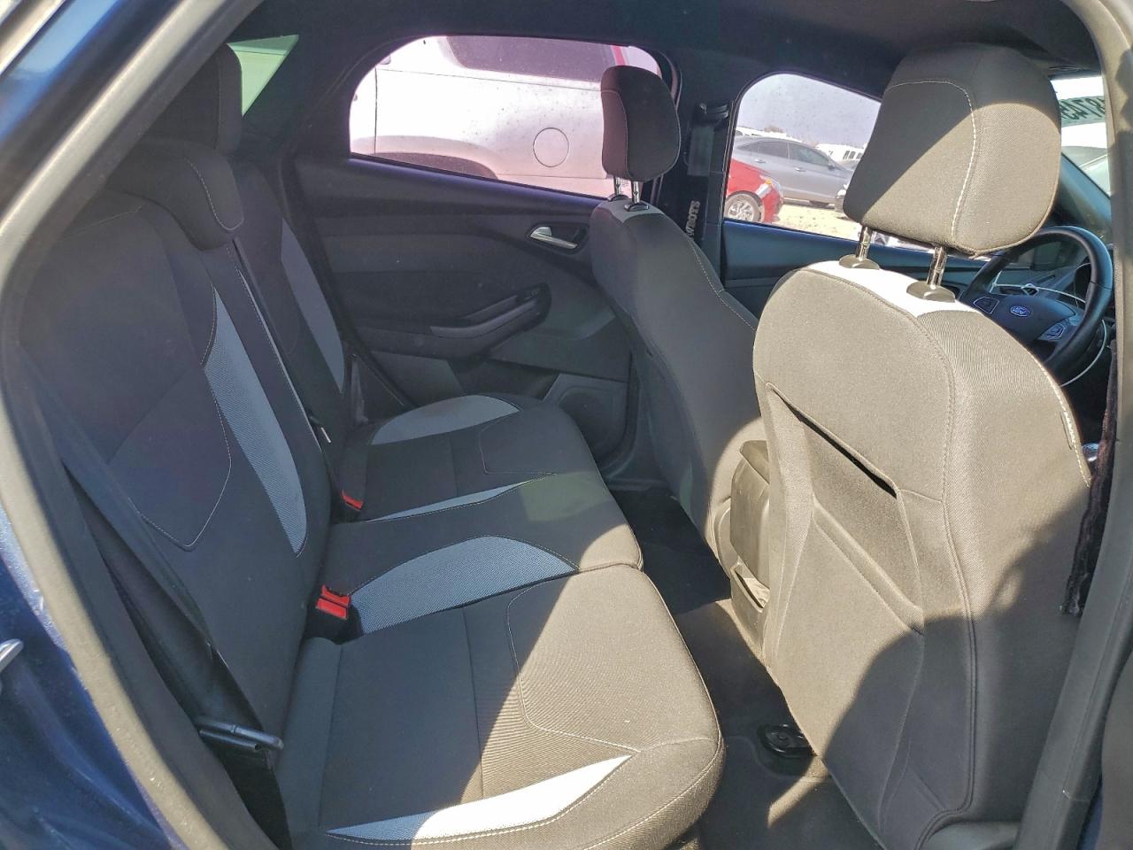 Ford Focus St Image 6