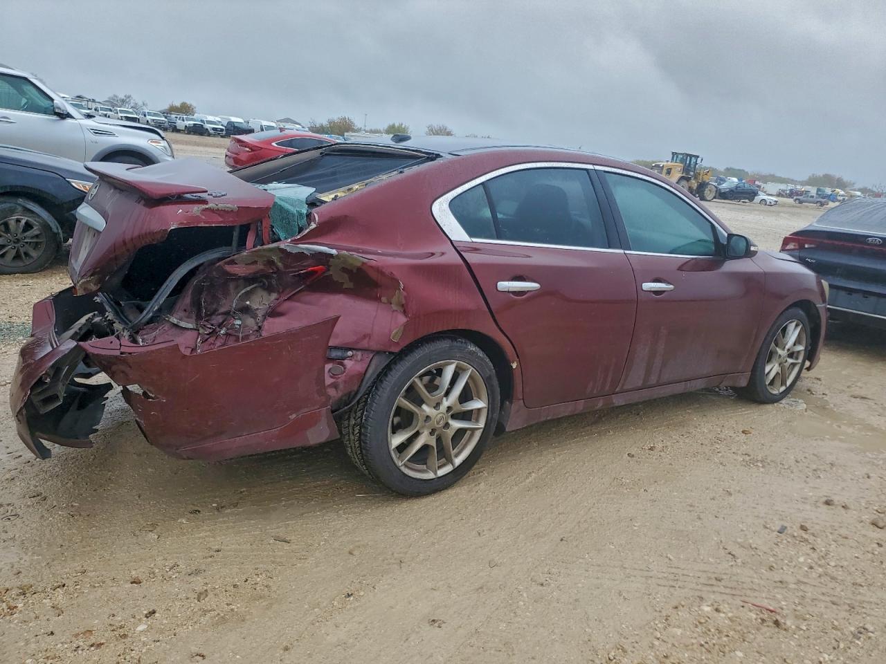 Nissan Maxima S Image 3