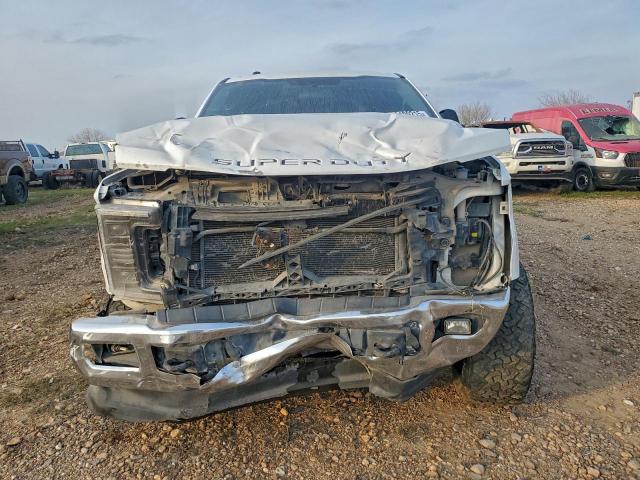 Ford F-250 Super Duty Image 2