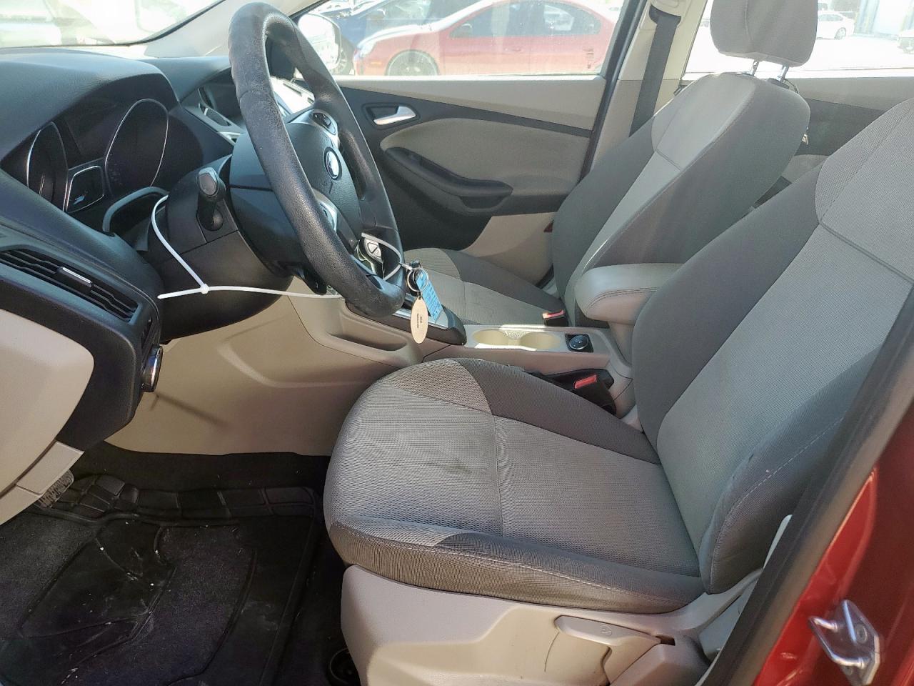 Ford Focus Se Image 8