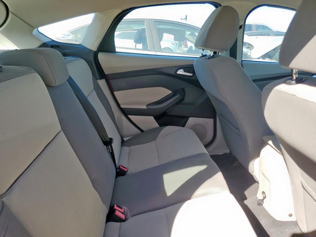 Ford Focus Se Image 12