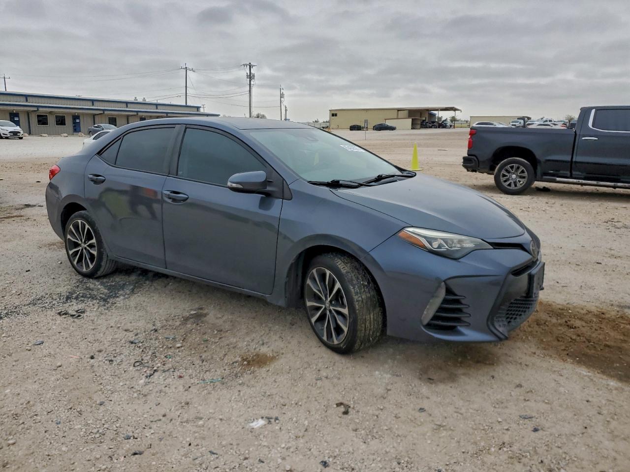 Toyota Corolla L Image 9