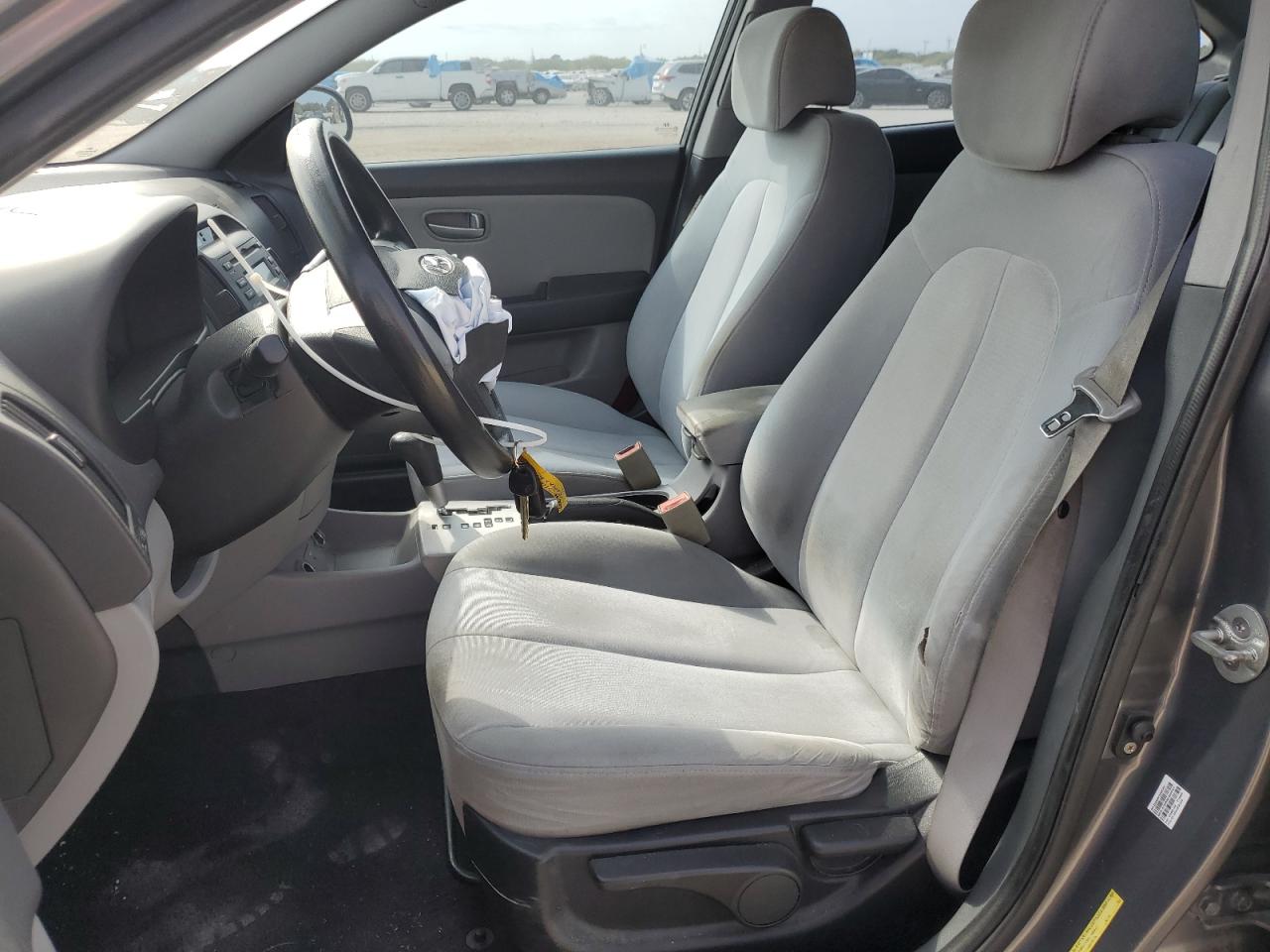 Hyundai ELANTRA Gls Image 9