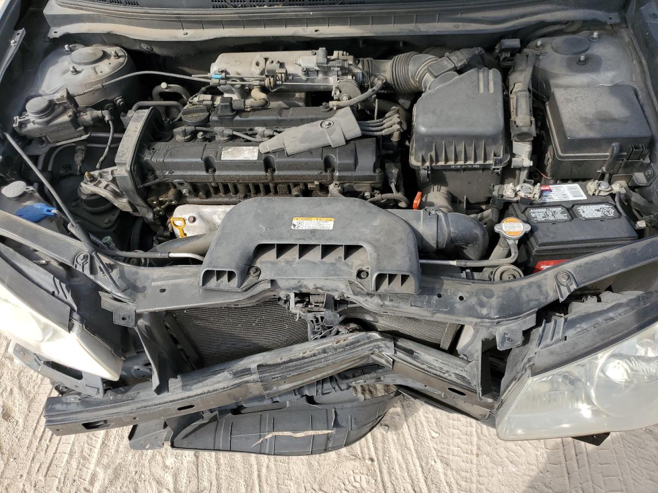 Hyundai ELANTRA Gls Image 13