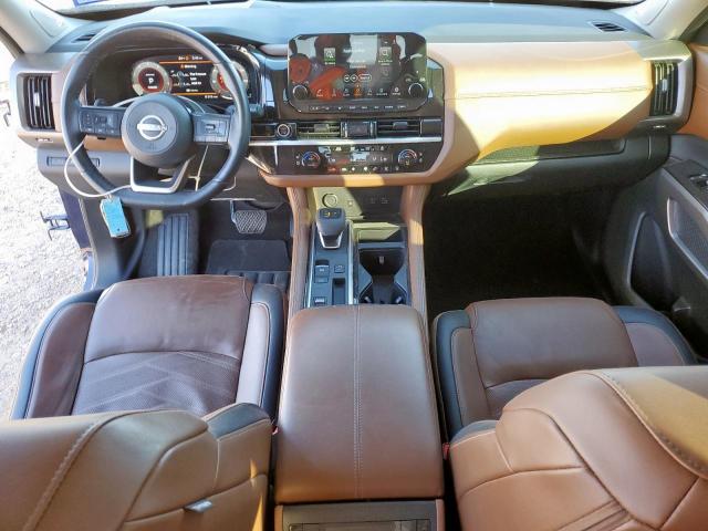 Nissan Pathfinder Platinum Image 10