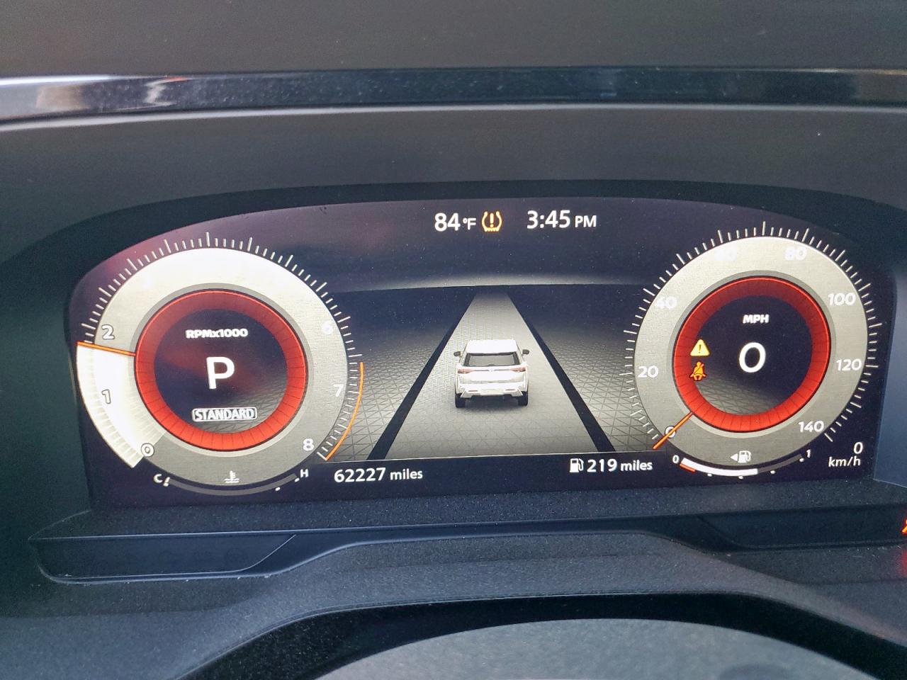 Nissan Pathfinder Platinum Image 3