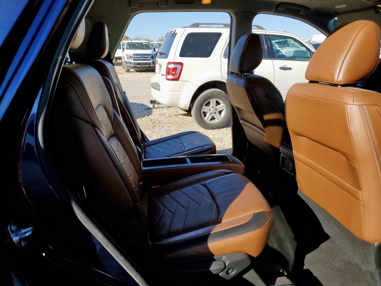 Nissan Pathfinder Platinum Image 12