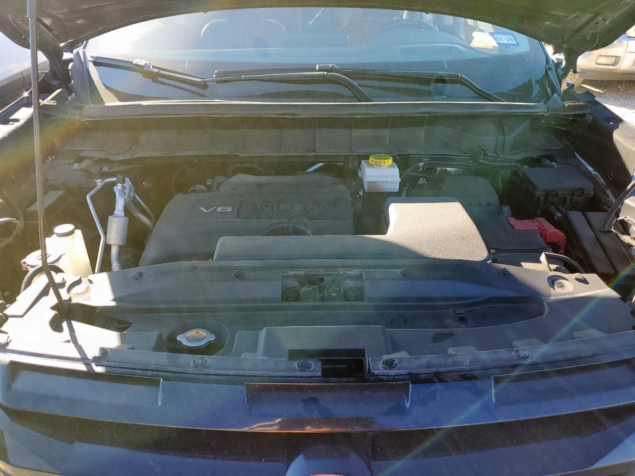 Nissan Pathfinder Platinum Image 2