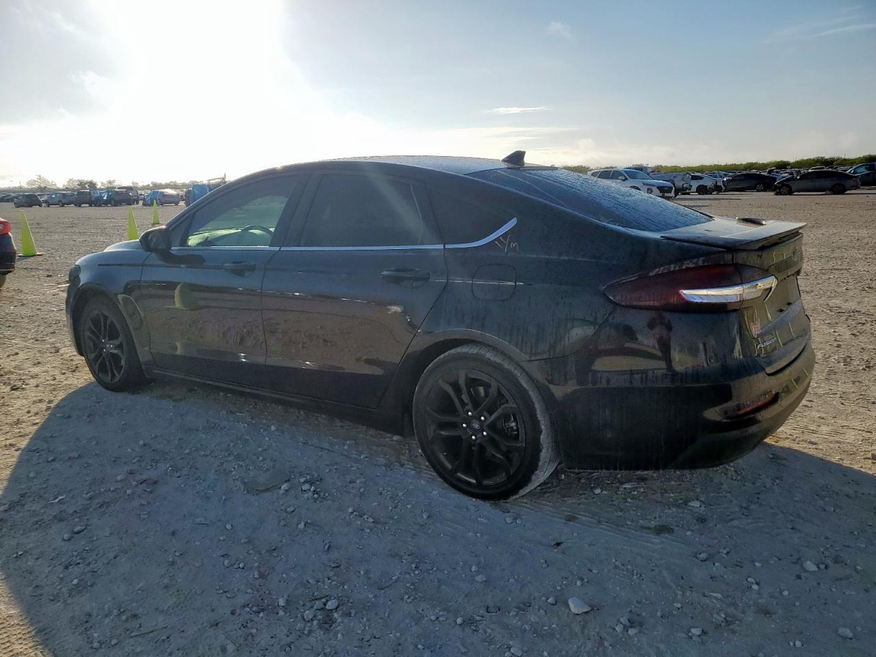 Ford Fusion Se Image 2