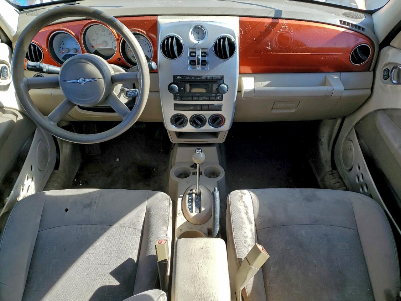 Chrysler PT Cruiser Touring Image 6