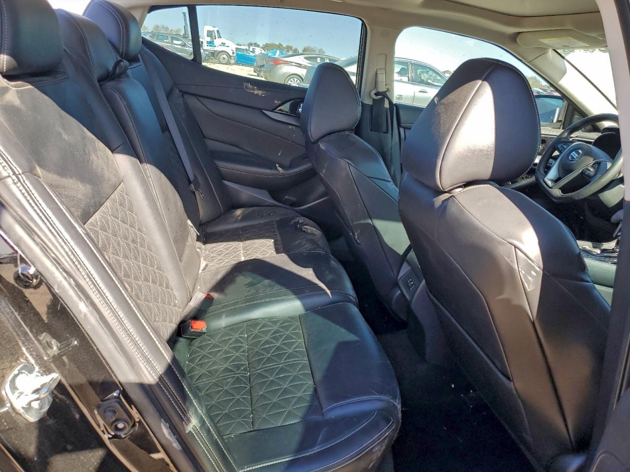 Nissan Maxima Platinum Image 9