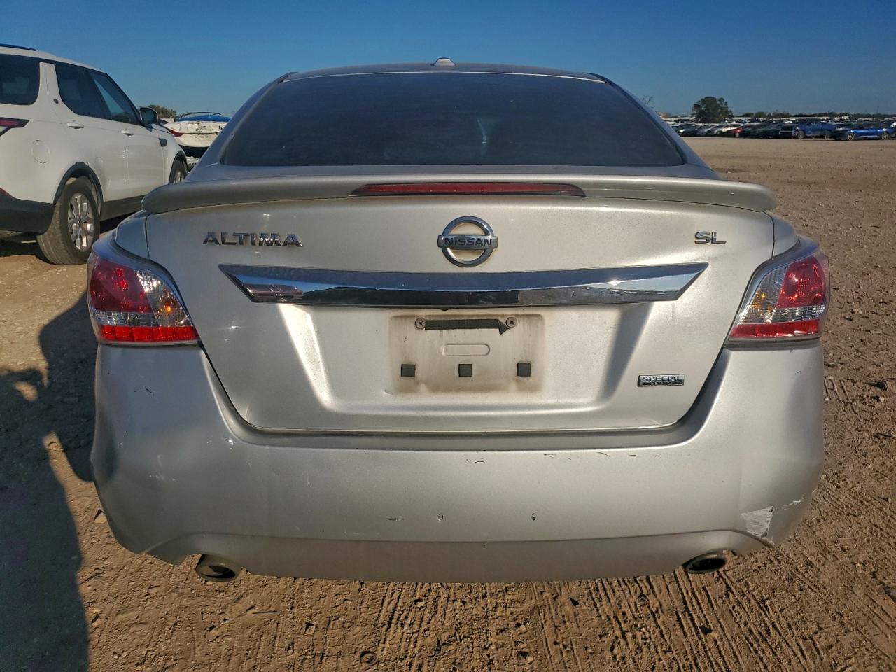 Nissan Altima 2.5 Image 9
