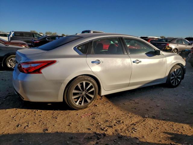 Nissan Altima 2.5 Image 2