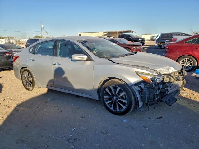 Nissan Altima 2.5 Image 3