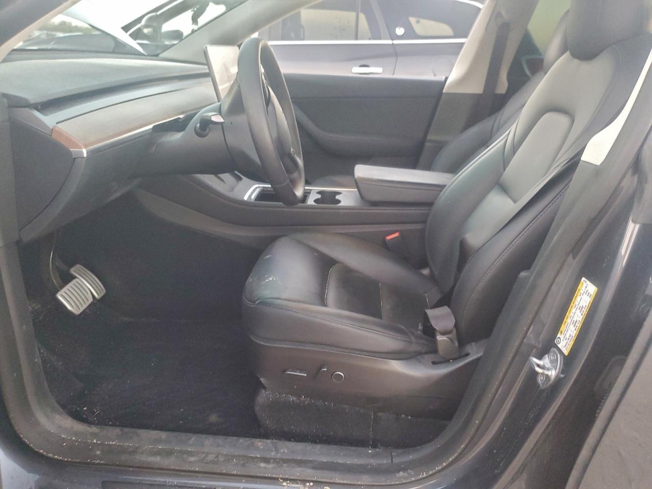 Tesla Model Y Image 3