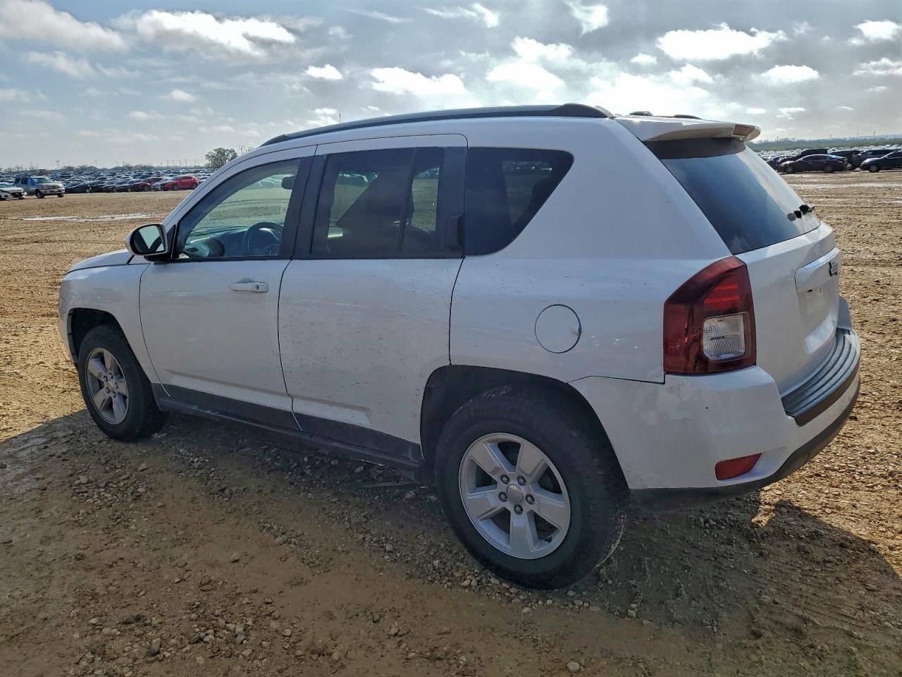 Jeep Compass Latitude Image 2