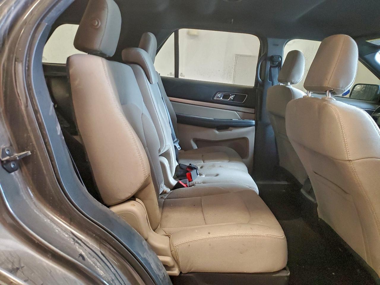 Ford Explorer Xlt Image 6